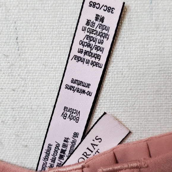 Victoria's Secret Body by Victoria No-Wire Bra - Picture 5 of 7